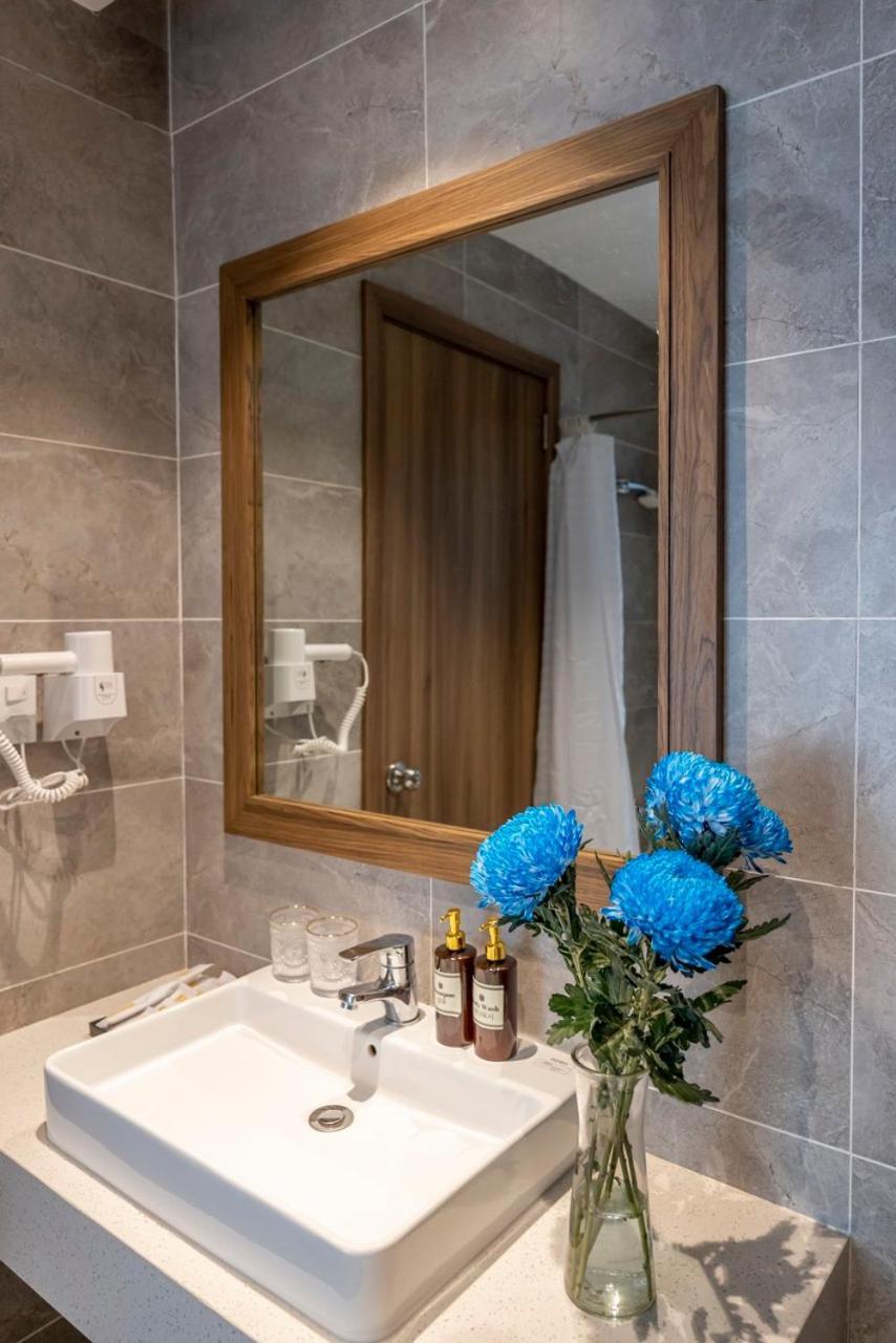 Thao Trang Laluxe Hotel Saigon Ho Chi Minh City Bagian luar foto